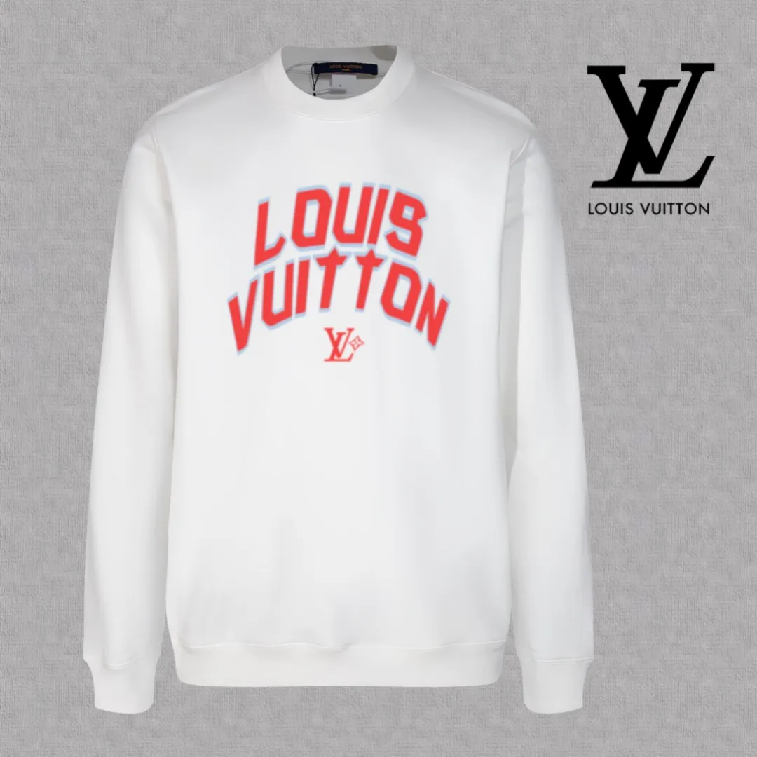 🅿️250 hot style on the shelves🔥❗ 💫〖Louis Vuitton LV〗 Fashionable round neck sweatshirt, casually matched with various styles, it is perfectly handsome😎The whole dress is made of double waistcoats, which makes the whole dress more three-dimensional. Not ordinary factories can do such fine work. The 2025 spring style counters are on sale, exquisite round neck terry sweatshirt, high-end double-strand pure cotton Customized drawstring ribs are dyed in the same vat and are complete with three standards. The chest craftsmanship adopts a simple and elegant pattern on the chest, which is easy to control for any age group! Fit and comfortable! Customized thickened 440g terry sweatshirt fabric, soft and comfortable to the touch, with a three-dimensional shape! 🙌🏻 It’s also very breathable, so it’s a versatile style that can be worn with any outfit! ✔Color: Black White Apricot Size: S M L XL 2XL